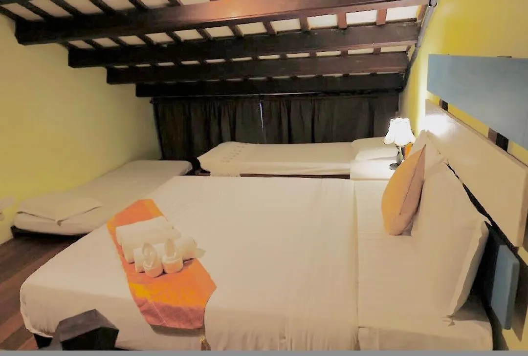 Hotel Lang Hoose 조지타운 2*,